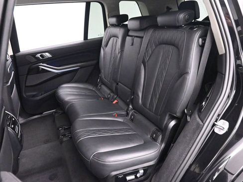 Used 2023 BMW X7 xDrive40i w/ Premium Package image 15