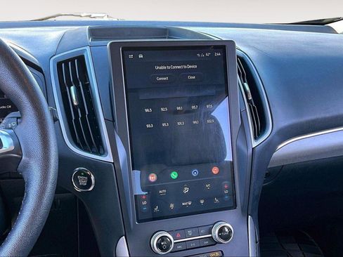 Used 2022 Ford Edge SEL w/ Convenience Package image 6