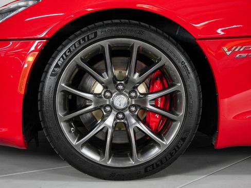 Used 2017 Dodge Viper GTS image 17