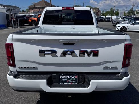 Used 2025 RAM 2500 Laramie AWD/4WD image 6