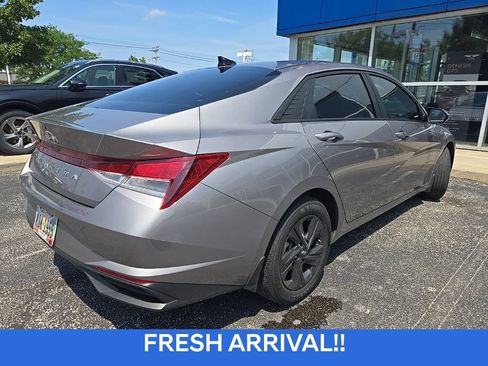 Used 2023 Hyundai Elantra SEL FWD image 4