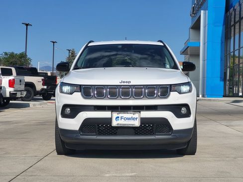 Used 2022 Jeep Compass Latitude FWD image 2