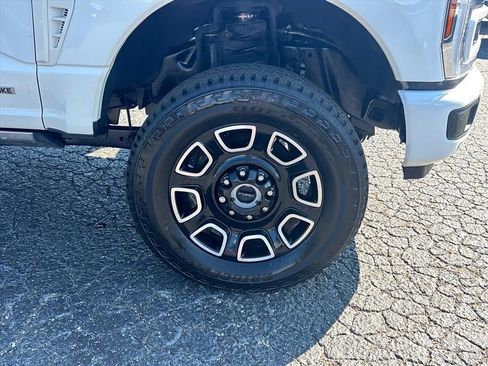Used 2025 Ford F250 Platinum AWD/4WD image 10