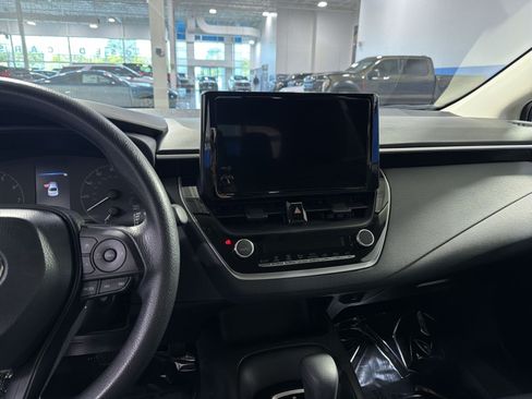 Used 2025 Toyota Corolla LE FWD image 19