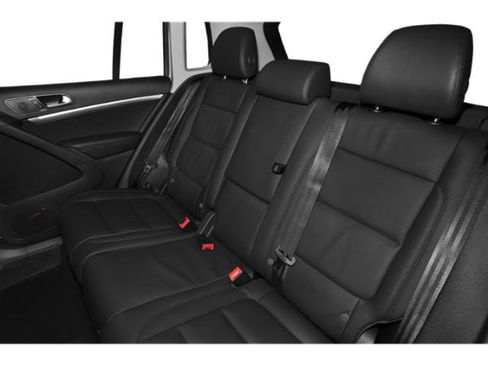 Used 2015 Volkswagen Tiguan SE image 15