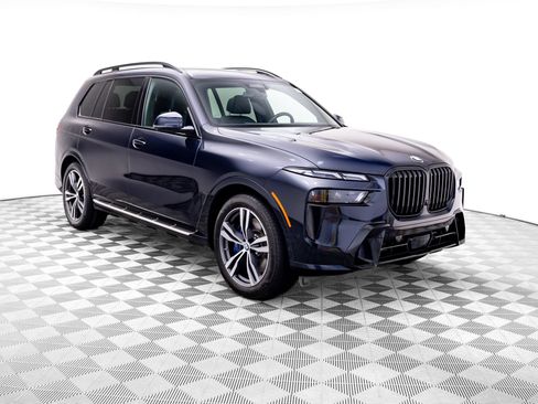 Certified 2026 BMW X7 xDrive40i AWD/4WD image 8