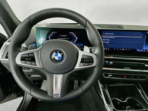 Used 2026 BMW X7 xDrive40i w/ M Sport Package AWD/4WD image 11