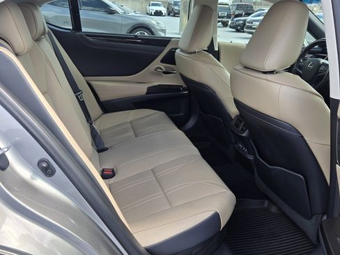 Used 2021 Lexus ES 300h Ultra Luxury w/ Accessory Package 2 image 11