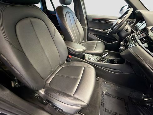 Used 2021 BMW X1 sDrive28i image 9