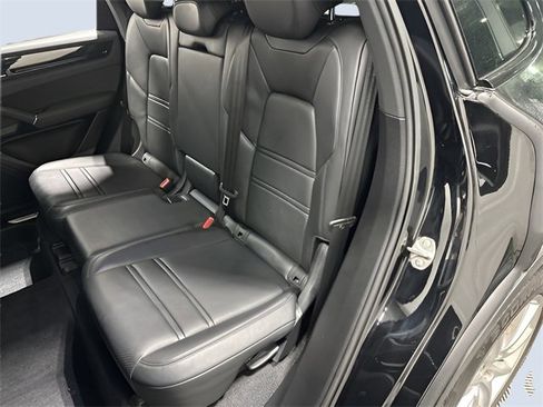 Used 2021 Porsche Cayenne image 34