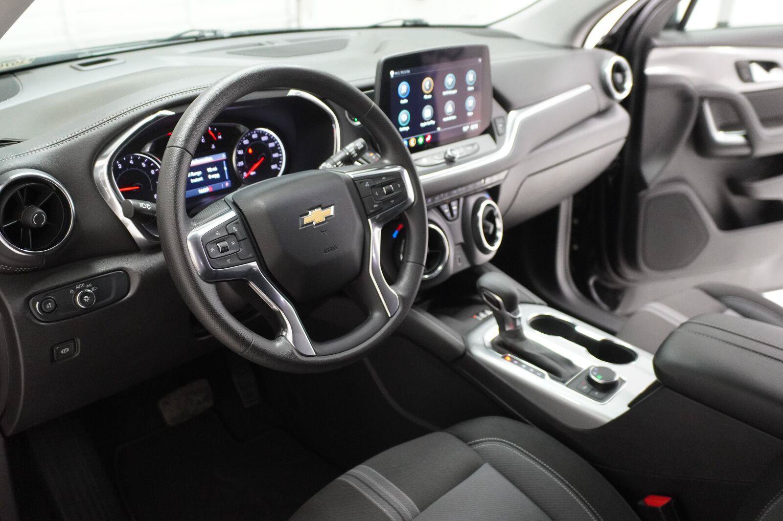 Used 2024 Chevrolet Blazer LT w/ Convenience Package FWD image 9