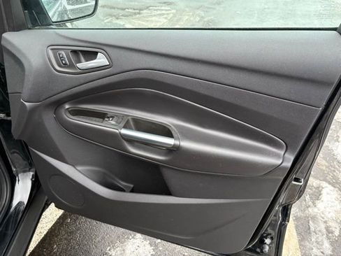 Certified 2017 Ford Escape SE image 31