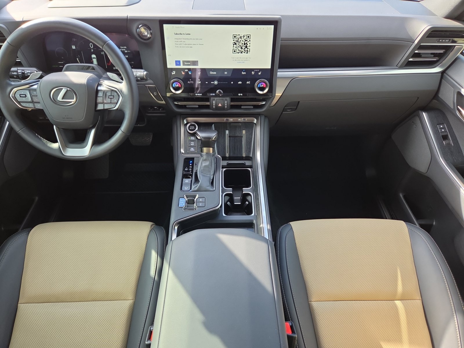 Used 2025 Lexus GX 550 w/ Accessory Package (32) AWD/4WD image 20