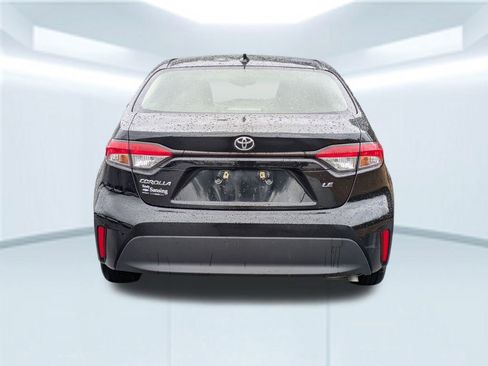 Used 2023 Toyota Corolla LE image 5