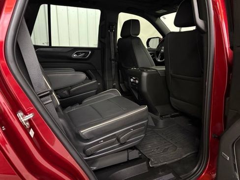 Used 2023 GMC Yukon SLT w/ SLT Premium Package AWD/4WD image 22