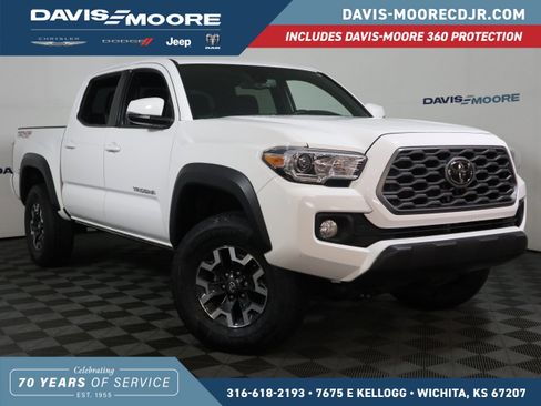 Used 2023 Toyota Tacoma TRD Off-Road image 1