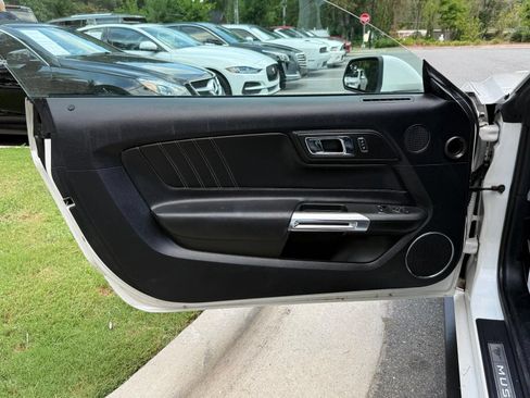 Used 2017 Ford Mustang GT Premium RWD image 16