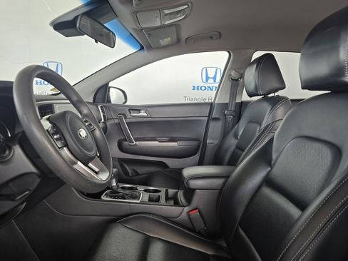 Used 2021 Kia Sportage LX image 8