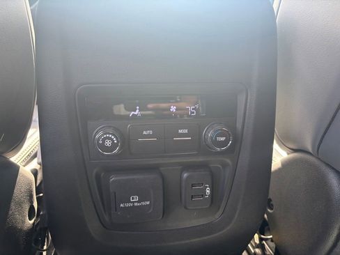 Used 2023 Buick Enclave Essence w/ Experience Buick Package AWD/4WD image 16