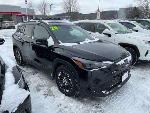 Used 2024 Toyota Corolla Cross image 1