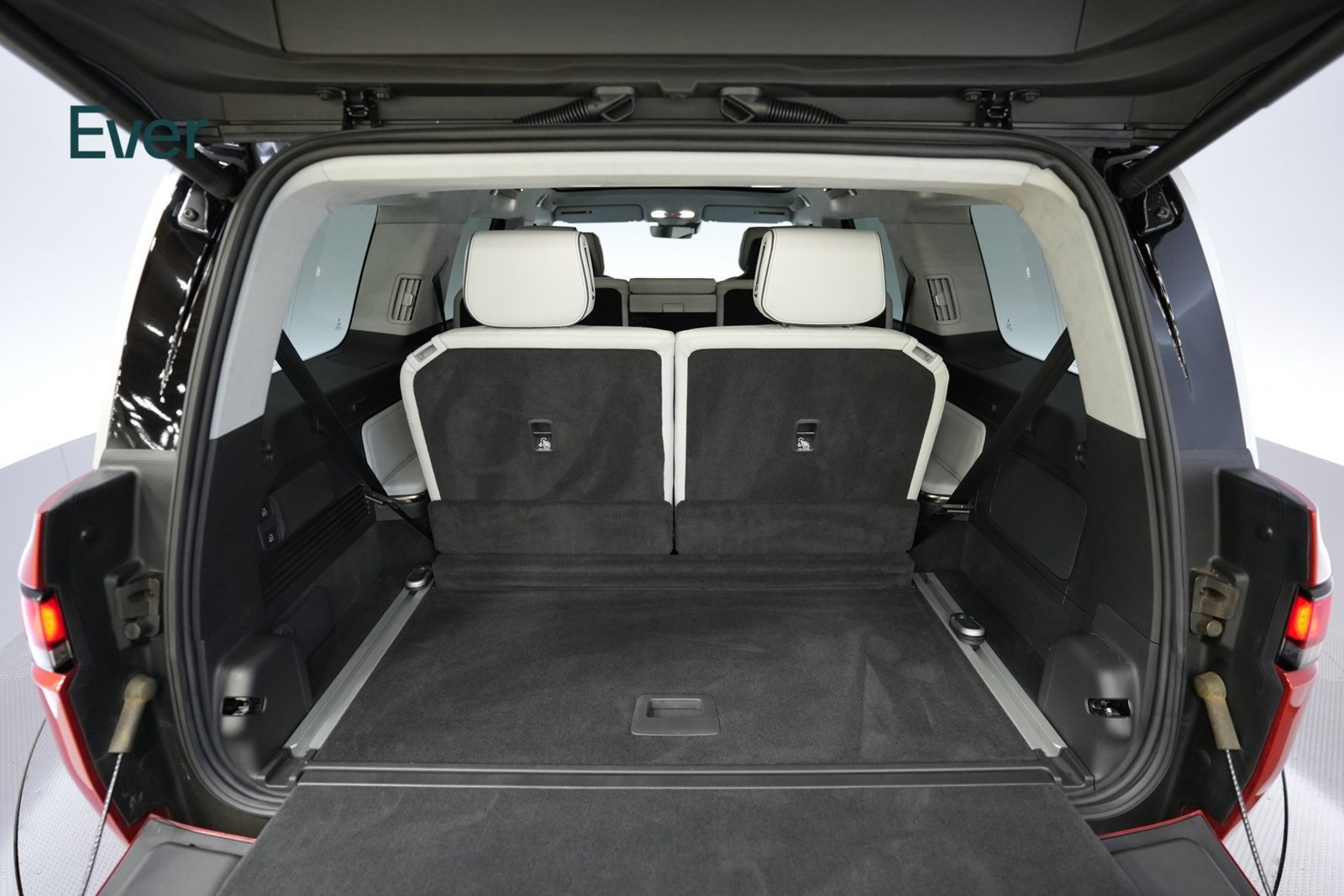 Used 2024 Rivian R1S Adventure Dual AWD/4WD image 8