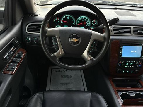 Used 2010 Chevrolet Suburban LTZ image 28