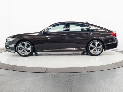 Used 2018 Honda Accord Touring image 8