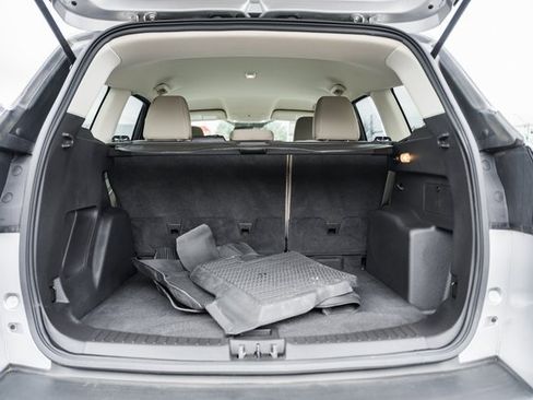 Used 2018 Ford Escape SE image 9