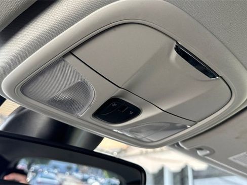 Used 2023 Jeep Cherokee Altitude Lux image 24