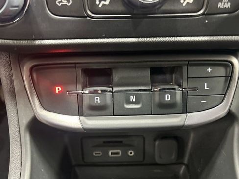 Used 2022 GMC Terrain AT4 AWD/4WD image 16