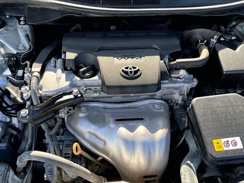 Used 2017 Toyota Camry SE FWD image 33