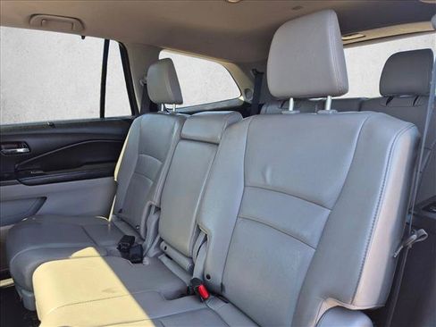 Used 2016 Honda Pilot Touring image 27