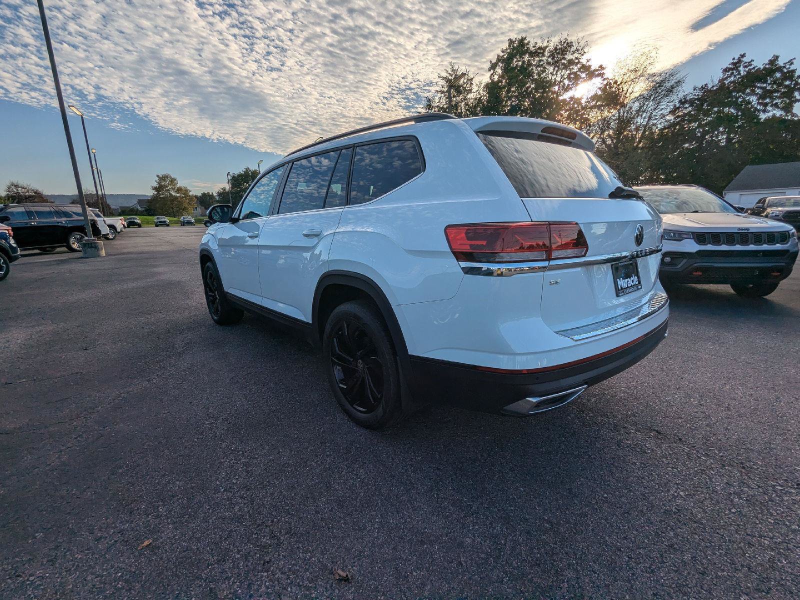 Used 2023 Volkswagen Atlas SE AWD/4WD image 5