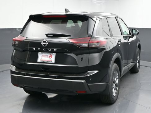 Certified 2025 Nissan Rogue S image 8