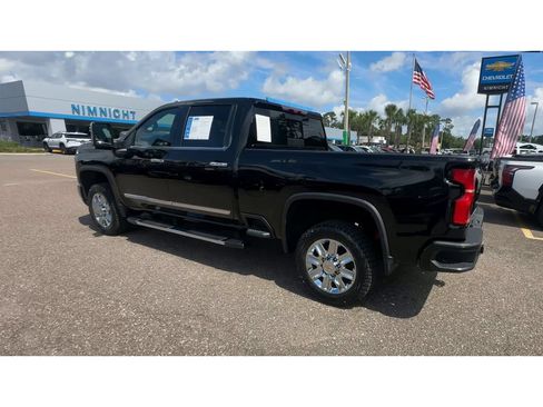 Used 2024 Chevrolet Silverado 2500 High Country w/ High Country Premium Package AWD/4WD image 4