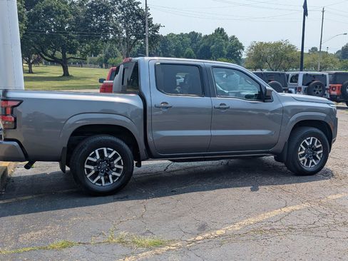 Used 2024 Nissan Frontier SL w/ Technology Package AWD/4WD image 8