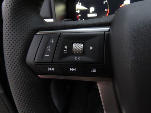 New 2025 Mitsubishi Outlander SE image 12