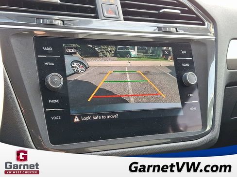 Certified 2022 Volkswagen Tiguan SE image 18