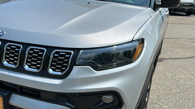 Certified 2024 Jeep Compass Limited w/ Sun and Sound Group AWD/4WD image 7