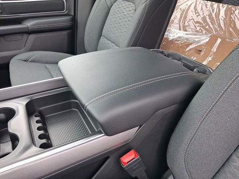 New 2026 RAM 1500 4x4 Crew Cab image 31