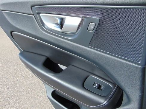 Used 2023 Volvo XC60 B5 Ultimate w/ Climate Package image 24