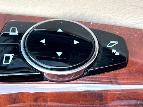 Used 2004 Maybach 57 image 48