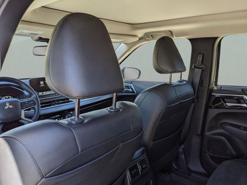 Used 2024 Mitsubishi Outlander SE image 21