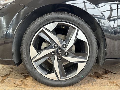 Used 2023 Hyundai Elantra Limited image 10