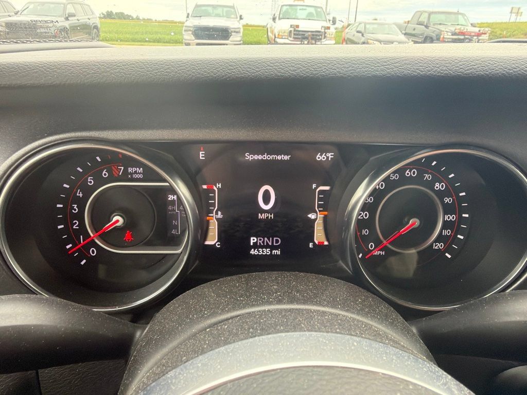 Used 2022 Jeep Gladiator Mojave w/ Dual Top Group AWD/4WD image 16