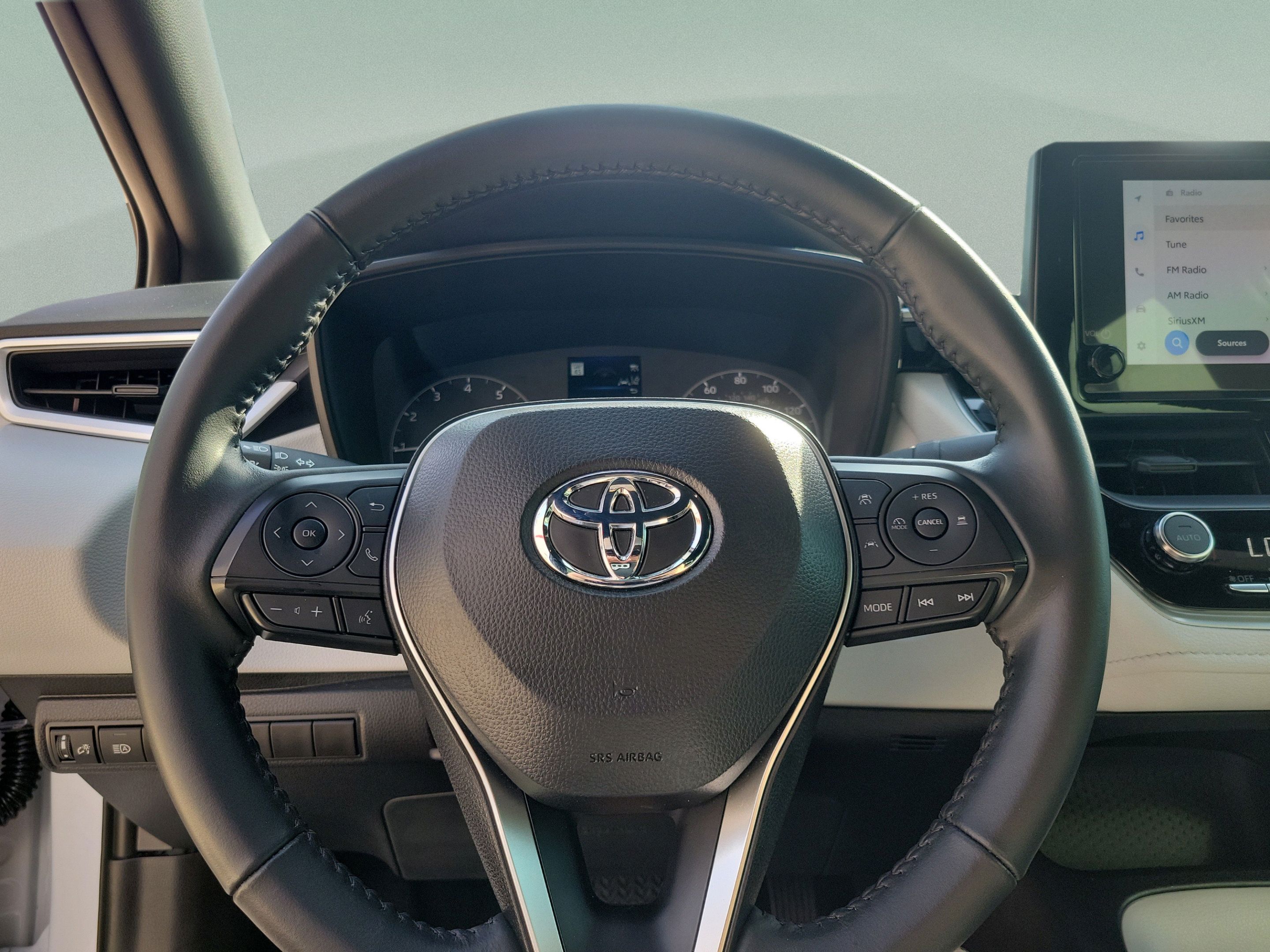 Certified 2025 Toyota Corolla SE FWD image 12