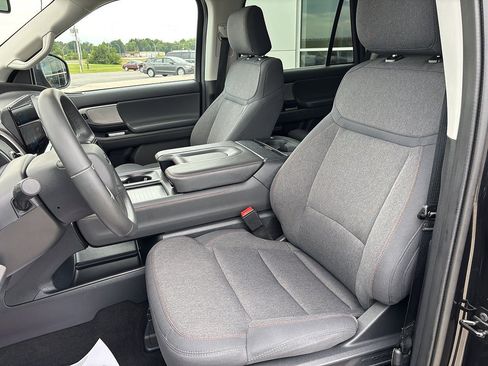 Used 2025 Ford Expedition Active AWD/4WD image 11