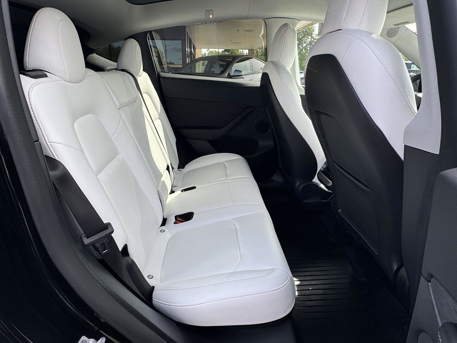 Used 2022 Tesla Model Y Performance AWD/4WD image 24