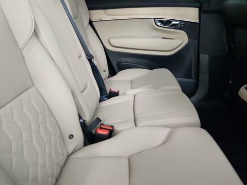 Used 2026 Volvo XC90 B6 Plus w/ Protection Package Premier AWD/4WD image 36