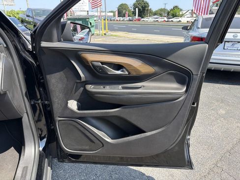Used 2020 GMC Terrain SLE w/ Driver Convenience Package AWD/4WD image 13